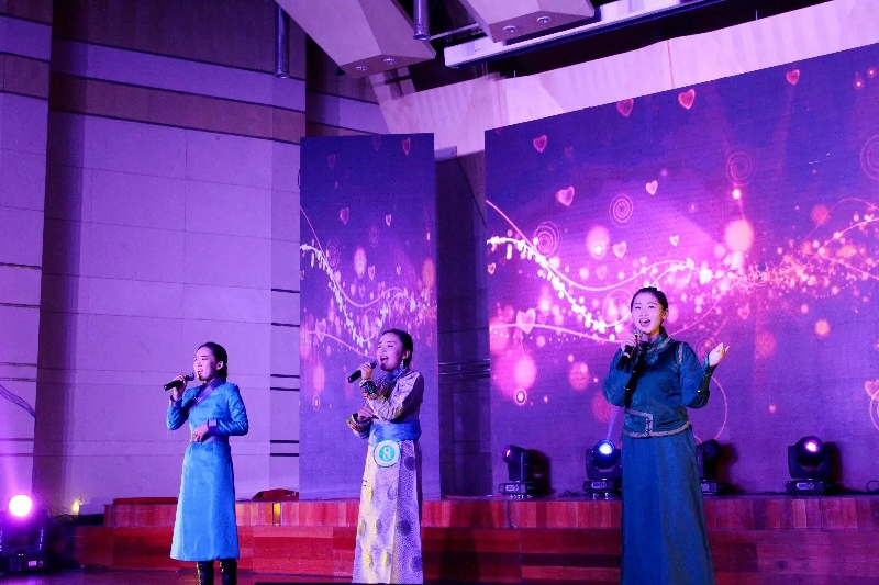 新闻传播学院学生在内蒙古师范大学校园十佳歌手大赛中获得佳绩
