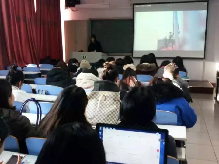 新闻传播学院广大团员青年观看南京大屠杀公祭仪式