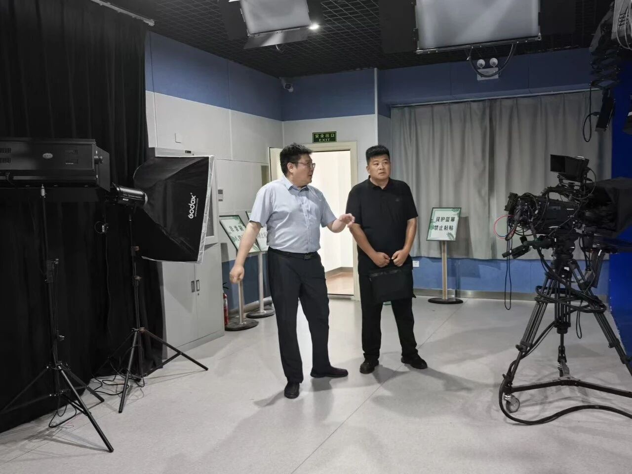 校际交流促发展 互学互鉴共提升——伊犁师范大学融媒体学院党委书记路玉到我院调研指导